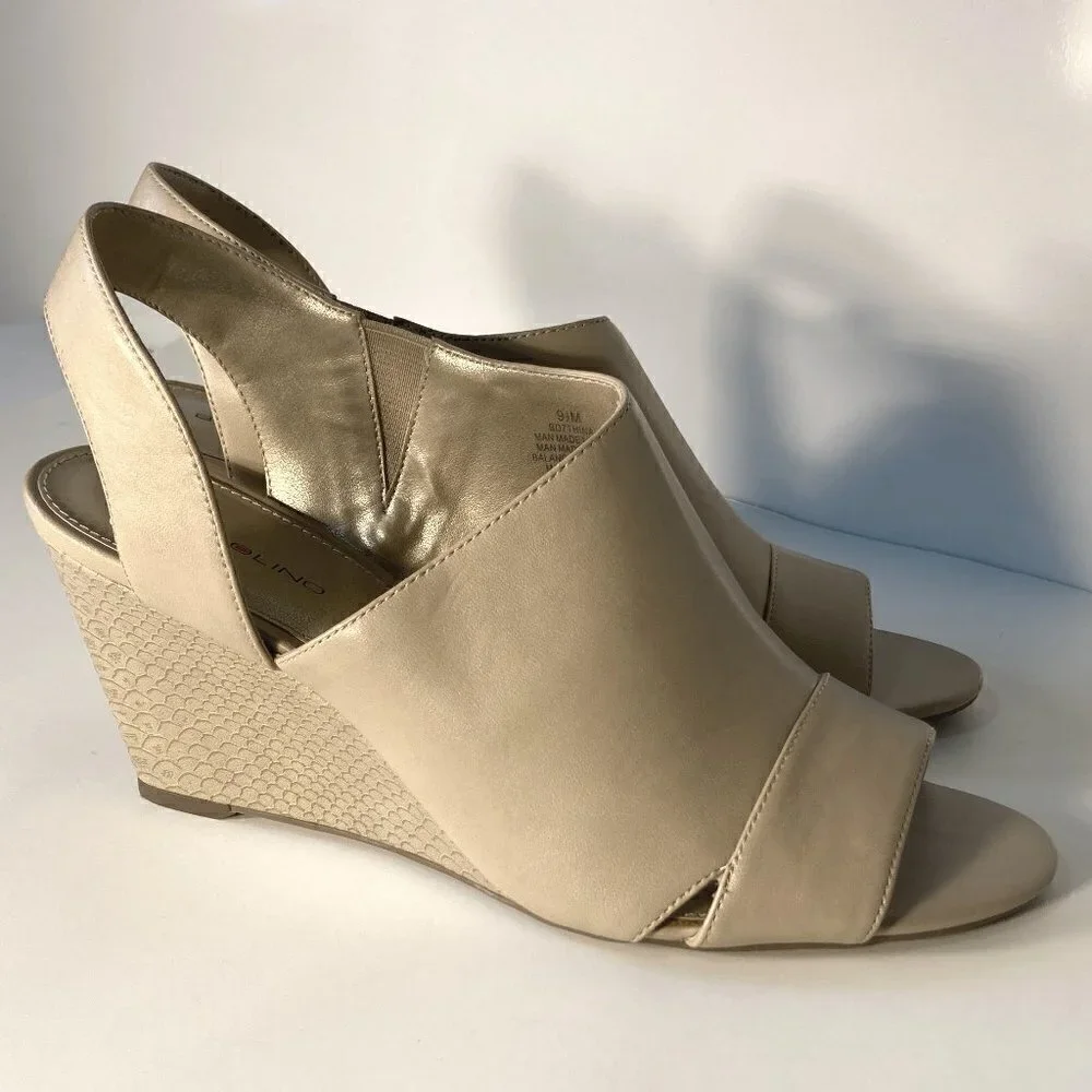 Bandolino SZ 8.5 Neutral taupe wedge slide with back strap comfortable
